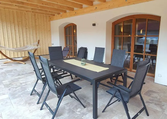 Gewoelbe-chalet Am Schoeberlhof Lejlighed Eiselfing
